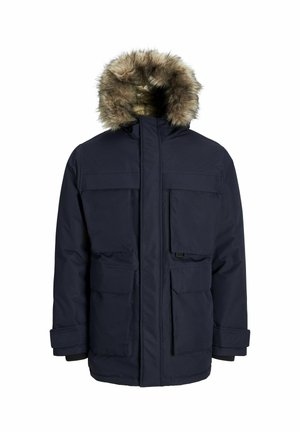 Navyblauwe gewatteerde parka-jas met een met bont gevoerde kap, meerdere voorzakken en manchetdetails. Gemaakt van duurzaam, weerbestendig materiaal.