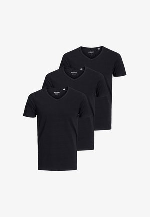 Tre T-shirt nere a maniche corte con scollo a V, impilate una sopra l'altra, ciascuna con l'etichetta "Jack & Jones" all'interno del colletto.
