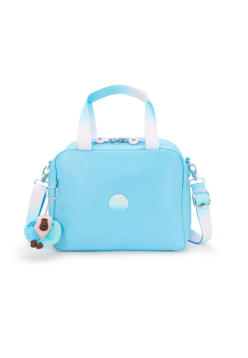 Borsa sintetica blu con manici doppi, tracolla staccabile e chiusura a zip. Presenta un simbolo rotondo e un charm soffice attaccato.
