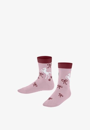 Roze sokken met bordeauxrode manchetten, versierd met witte eenhoorns, bordeauxrode strikjes en kleine hartjespatronen.