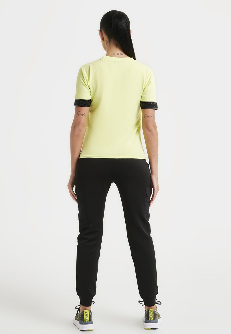 Siksilk Taped Crop T-shirt Amarillo Chile Red Camiseta Crop