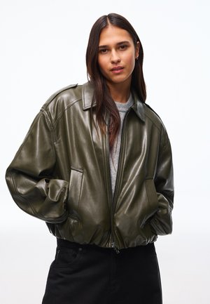Bershka BALLOON - Kunstlederjacke - khaki