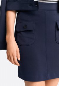 Rich & Royal MIT AUFGESETZTEN TASCHEN - A-Linien-Rock - midnight blue