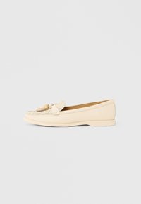 Nevybrané, light cream