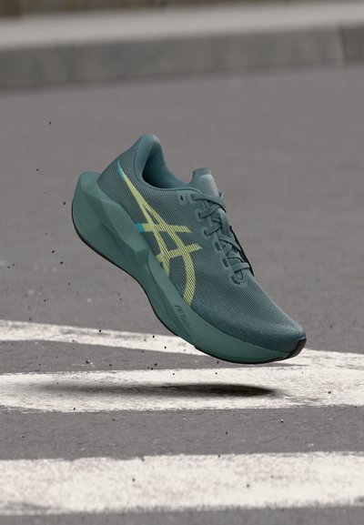 ASICS NOVABLAST 6