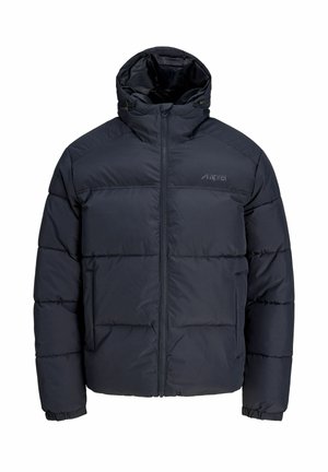 Casaco de inverno acolchoado preto com capuz, fecho de correr frontal, punhos elásticos e bolsos laterais, com um pequeno logótipo no peito.
