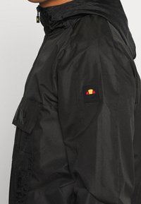 Ellesse Windbreakers - black