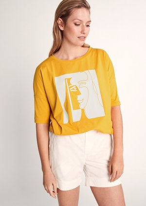 T-shirt z nadrukiem - apricot