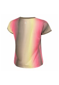Camiseta atlética de manga corta en colores degradados de rosa, amarillo y marrón. Tejido texturizado con cuello redondo y un logo sutil en la parte trasera.