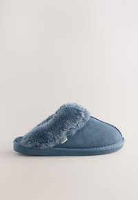 Blaue Slip-On-Hausschuhe mit weichem Kunstfellfutter und Wildleder-Außenseite, designed für Komfort und Wärme im Innenbereich.
