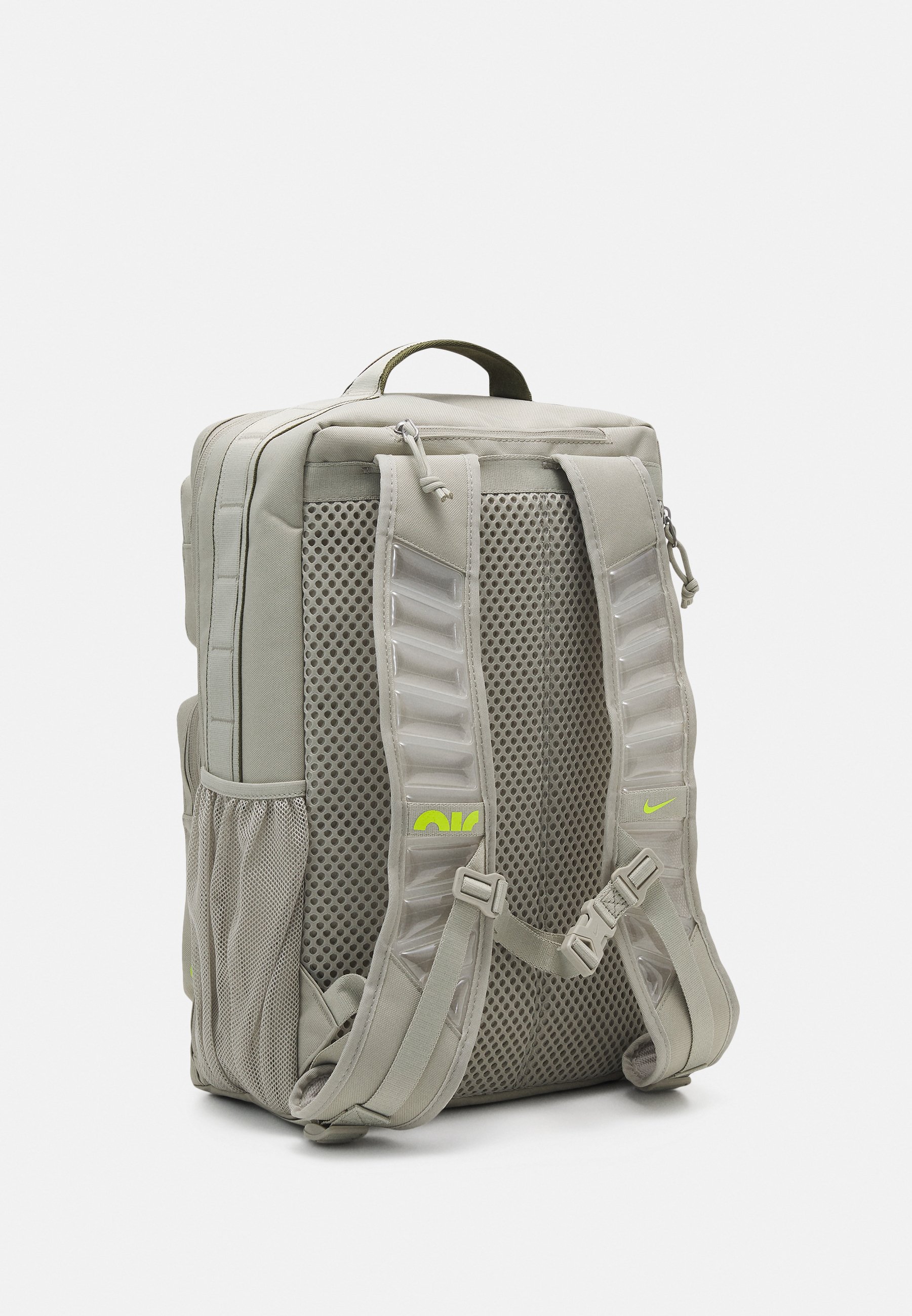 Nike Performance UTILITY SPEED UNISEX - Mochila - stone/rough green/atomic  green/beige - Zalando.es