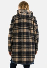 Lang geruit jasje in een wolmix, met een marineblauw en tan ruitpatroon, een capuchon en een ronde zoom in een relaxed fit.