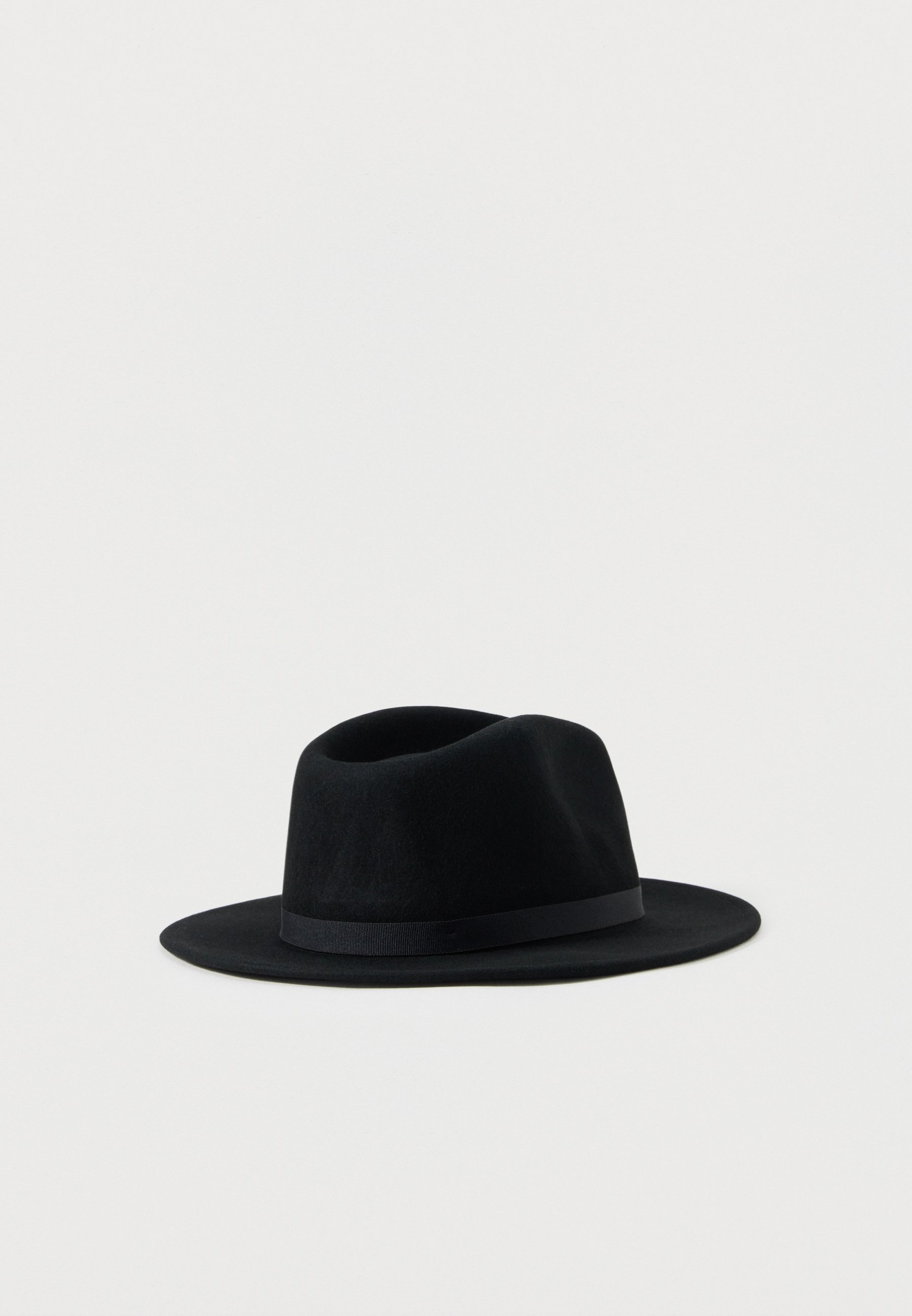 ②新品LOCKFIELD EQUIPMENT ADAMSKI HAT BLACK Hatfield Black | Recycled Bucket Hat | ROKA London