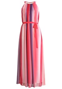 Robe longue sans manches dans des nuances dégradées de rose et de violet, fabriquée en chiffon léger. Présente une taille ajustée avec une ceinture assortie.