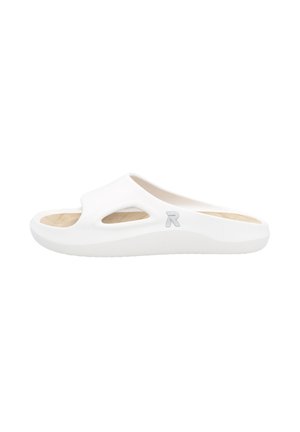 Sandale glissante blanche avec un design à bout ouvert, présentant des découpes et une semelle intérieure texturée. La semelle est légèrement surélevée et lisse.