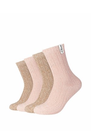 Vier paar ribgebreide sneakersokken in afwisselend lichtroze en beige kleuren, één paar met een klein stoffen merklabel.