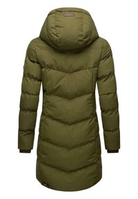 Olīvu zaļa pūšamā jakas ar noņemamu kapuci, kurai ir kvadrātveida paneļi, elastīgas aproces un markēta birka aizmugurē.