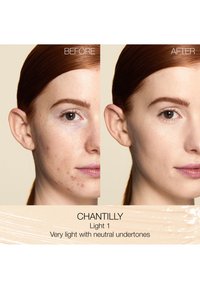 La fondazione "Chantilly, Light 1" offre una copertura molto leggera con sottotoni neutrali. Le immagini della pelle prima e dopo mostrano una maggiore chiarezza e morbidezza.