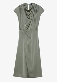 Satin midi-jurk in gedempte groene kleur met kapmouwen, gedrapeerde halslijn, plooien aan de voorkant en een open rug met keyhole-detail. Overal een gladde textuur.