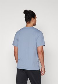 Nike Performance HYVERSE - Camiseta deportiva - ashen slate/black