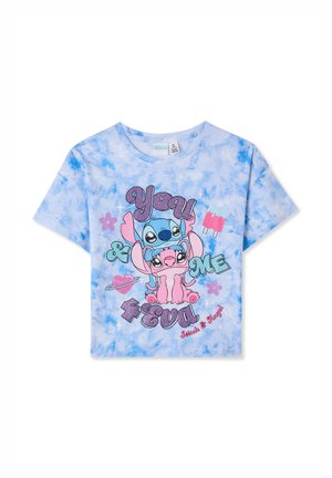 Niebieska koszulka z efektem tie-dye, z nadrukiem postaci z kreskówek, napisem "You & Me 4 Eva", kwiatowymi akcentami i ilustracją lodów na patyku. Miękka bawełniana tkanina.