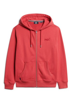 Rode zip-up hoodie gemaakt van zachte stof, met een logo aan de voorkant, twee zijzakken en een gevoerde capuchon met trekkoorden.