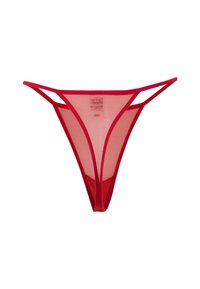 String rouge en tissu mesh transparent, avec des fines bretelles et un design ouvert offrant une couverture minimale à l'arrière.