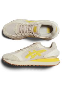 Onitsuka Tiger MOAGE CO - Sneakers - mineral beige vibrant yellow