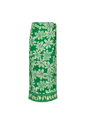 Groene wikkelrok met groot wit bloemmotief en blauwe accenten. Gladde stof, kniehoogte, gedetailleerde zoom met een decoratieve rand.