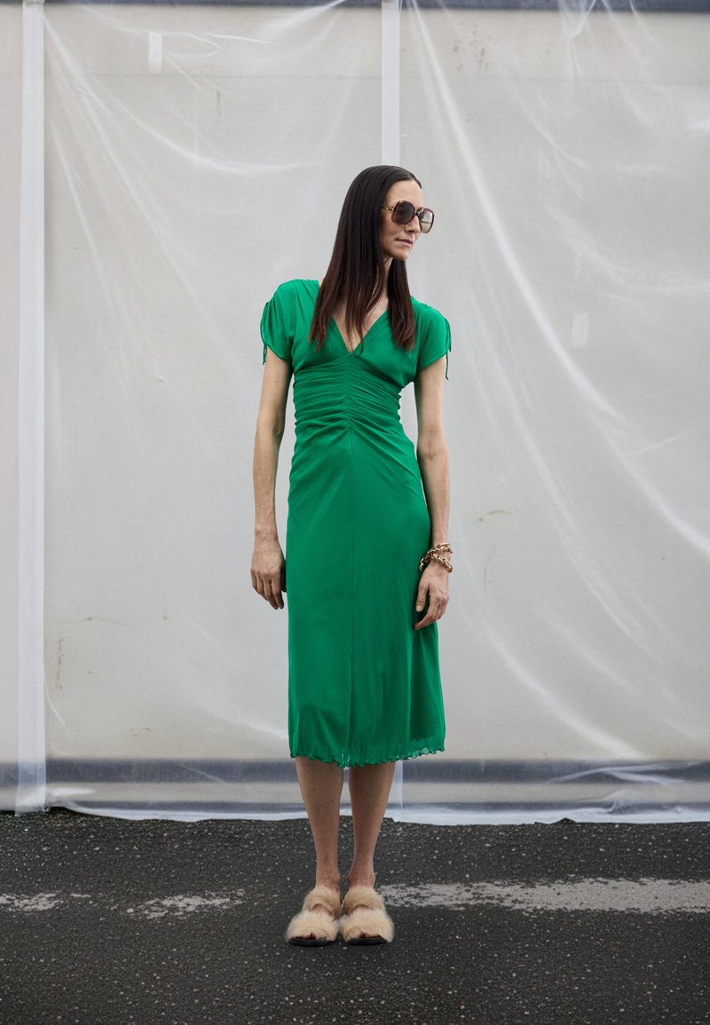 diane von furstenberg green dresses Diane Von Furstenberg Green Print Silk Mini Dress / Sz XS main image 0
