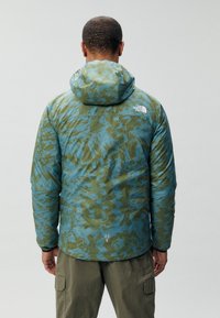 The North Face HIGHER RUN JACKET - Vjetrovka - algae blue