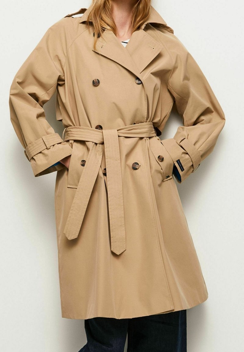 Pepe Jeans Gabardina - camel