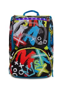 Zaino con un design colorato in graffiti, caratterizzato da motivi in rosso, blu e giallo, una maniglia superiore e accenti neon. Diverse tasche con zip.