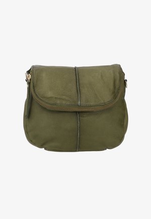 Olivgrüne Leder-Umhängetasche mit einem Reißverschluss, runder Form und subtilen Nähdetails auf der Vorderseite. Mit Messingbeschlägen ausgestattet.