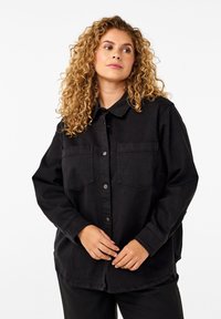 Zizzi MIT KNÖPFEN UND BRUSTTASCHEN - Camicia - black