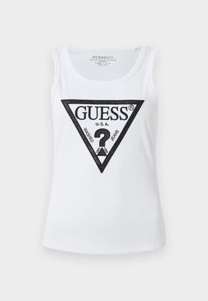 Λευκό ριχτό μπλουζάκι tank top με μαύρο τριγωνικό λογότυπο που έχει στο κέντρο τα κείμενα "GUESS", "U.S.A.", "WASHED" και "JEANS".