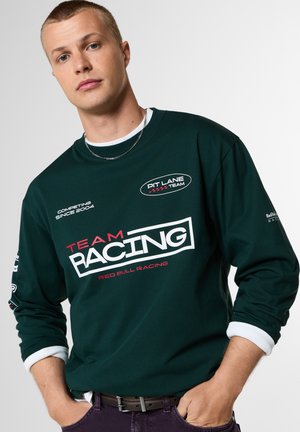 Red Bull Racing x Pepe Jeans, SQUARE TEAM LS TEE - Блуза с дълги ръкави - dark green