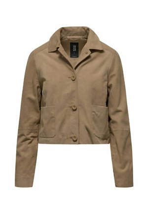 Brązowa krótka kurtka z kołnierzem, trzema guzikami z przodu, długimi rękawami oraz dwoma naszywanymi kieszeniami z przodu.