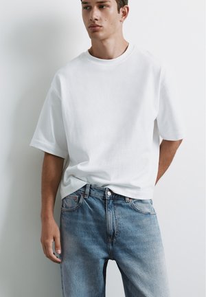PULL&BEAR, STRAIGHT-FIT DENIM TROUSERS - DENIM TROUSERS - Jean droit - blue denim