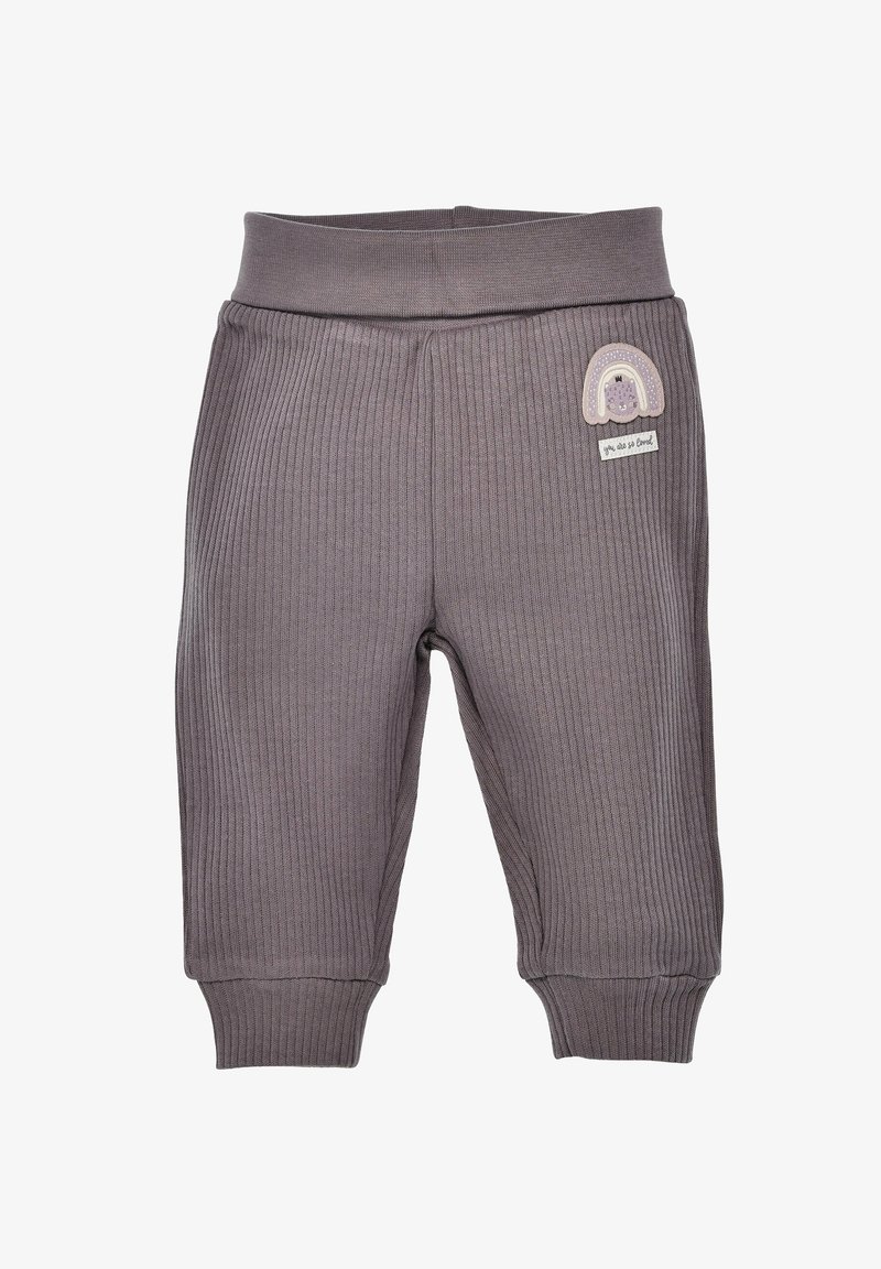 Graue, gerippte Kinderhosen mit einem weichen, elastischen Bund, schmal zulaufenden Bündchen und einem kleinen Regenbogen-Patch mit aufgenähtem Text an der Seite.