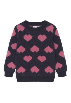 Mørkeblå, blød sweater med lyserøde hjerte mønstre jævnt fordelt over fronten, ærmerne og ryggen, med ribstrikkede manchetter og halsudskæring.