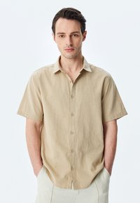 Koton CLASSIC - Camisa - beige