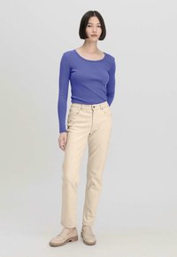hessnatur SLIM - Langarmshirt - irisblau
