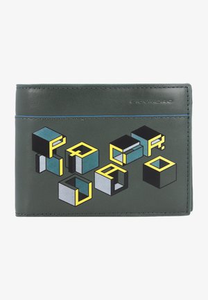 Portafoglio verde in pelle con motivi geometrici a cubo in blu, nero e giallo. Presenta un accento in blu impresso e bordi cuciti.