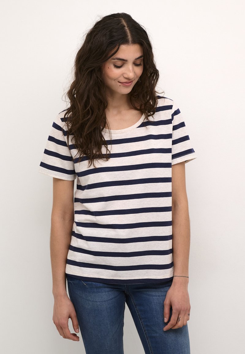T-shirt en mélange de coton avec des rayures horizontales bleu marine et écrues, encolure ronde, manches courtes et coupe décontractée.