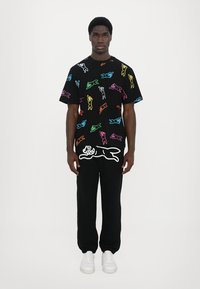 Icecream RUNNING DOG - Print T-shirt - black
