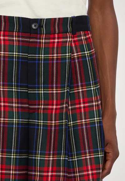 Polo Ralph Lauren FLAT FRONT - Shorts - red/multi