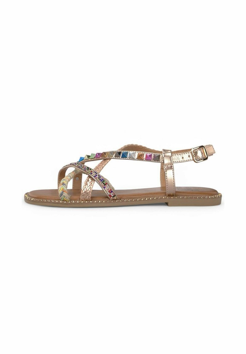 Goudkleurige platte sandalen met meerkleurige kralenversieringen, gevlochten banden en een gespsluiting. Vanuit een soepele zool met decoratieve stiksels langs de randen.