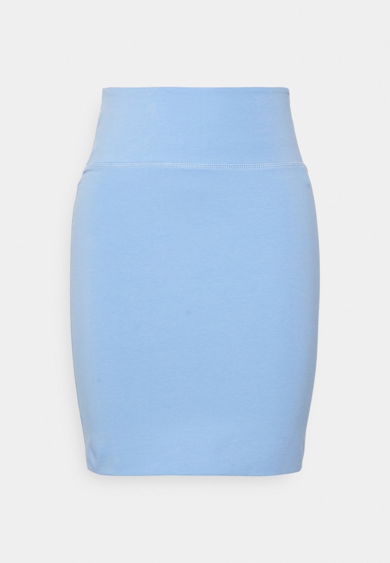 Jupe ajustée bleu clair en tissu doux avec une taille large et une texture lisse, présentant des bords nets et sans motifs.