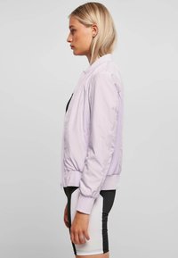 Urban Classics Bomberjacke - lilac